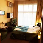 Uno Hotel 3*