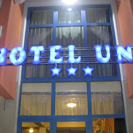 Hotell Uno 3*