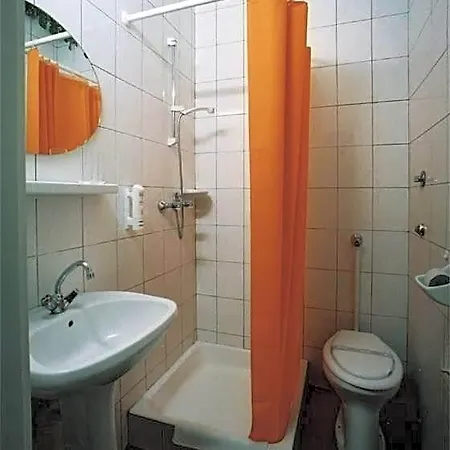 Hotel Uno 3*