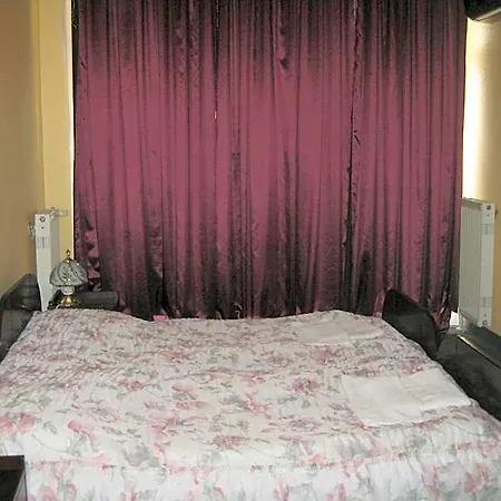 Uno Hotel 3*