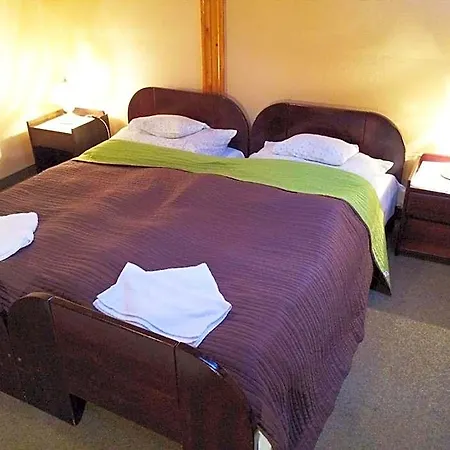 Uno 3* Kecskemét