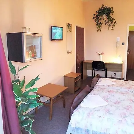 Uno Hotel 3*