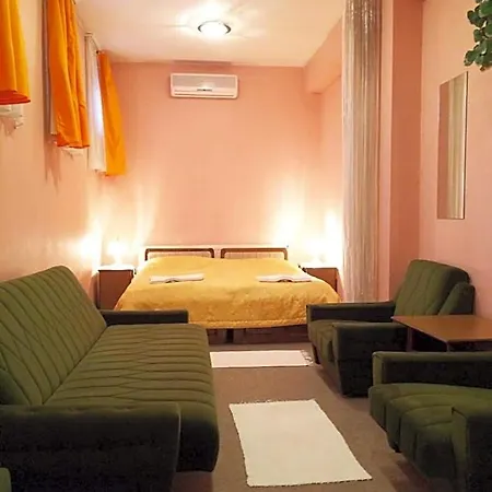 Uno Hotel 3*