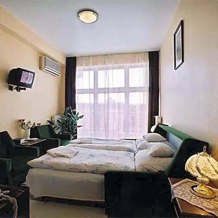 Uno Hotel 3*