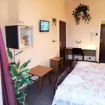 Uno Hotel 3*