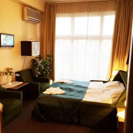 Uno Hotel 3*