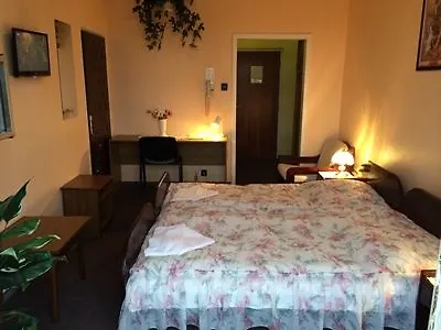 乌诺酒店 3*